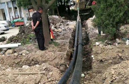 Instalace trubek z drátěného pletiva